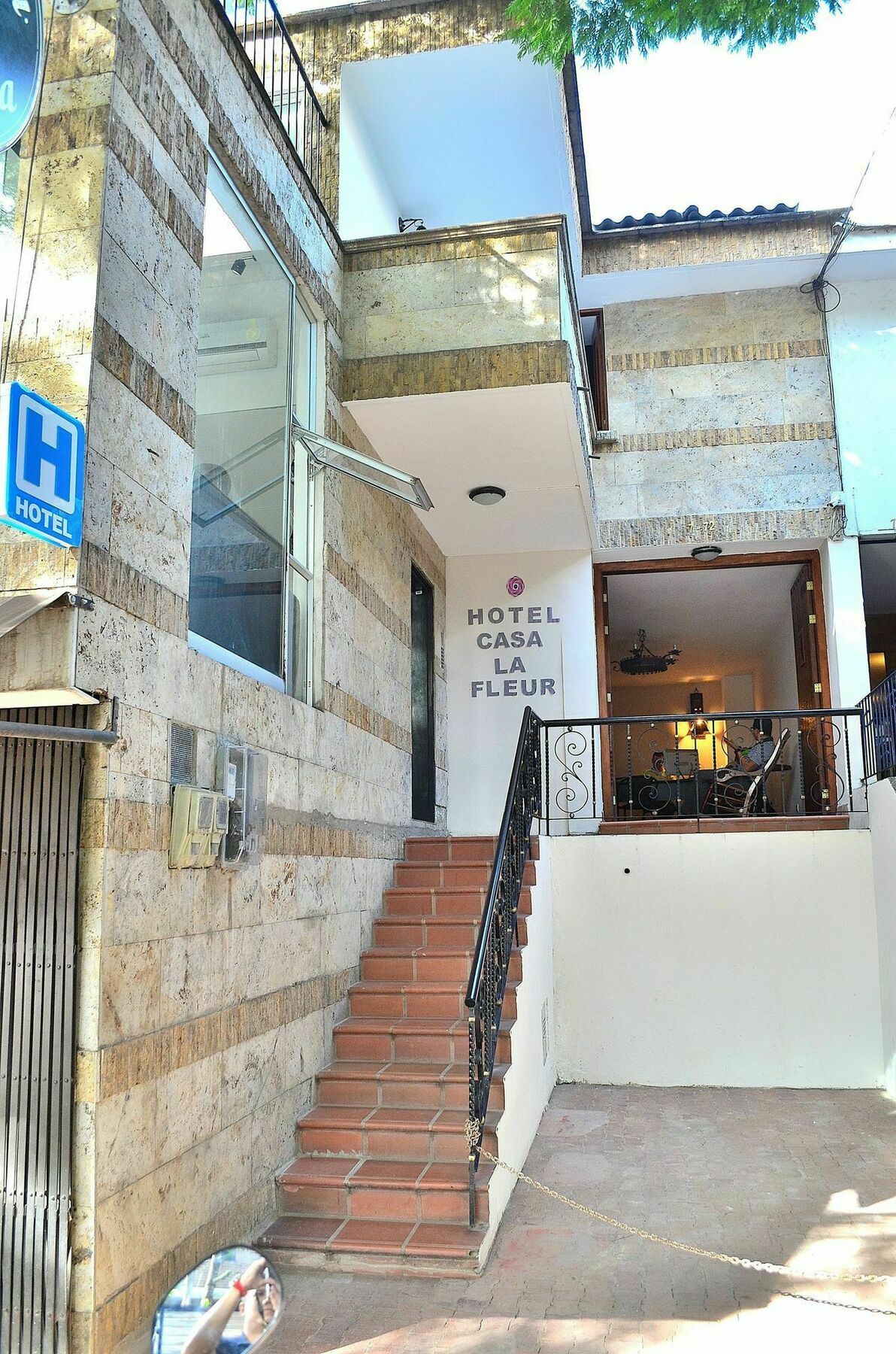 Hotel Casa La Fleur 메딜린 외부 사진